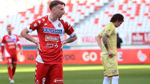 Fullname = ternana calcio spa nickname ternana calcio is an italian football club based in the city of terni, umbria. Scivolone Como Padova Reacts Poker Ternana Bari In Crisis Ruetir