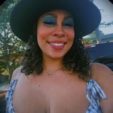 Nicole Applewhite's Instagram, Twitter & Facebook