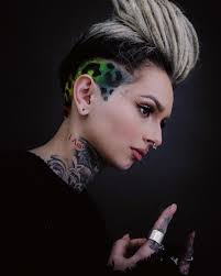 Up close 💙💚💛💜💗🧡 Julius Cvesar