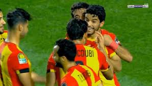 يستعرض البرنامج أهم أحداث كرة القدم التي يشهدها الشارع الرياضي السعودي، من خلال عرض وتحليل النقاد الرياضيين الذين يستضيفهم البرنامج في الاستديو أو عبر. Ø³Ø¹Ø¯ Ø¨Ù‚ÙŠØ± Ø¨Ø·ÙˆÙ„Ø§Øª