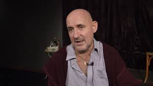 And it doesn't say anything. this is how machbeth speaks at our place in 2021, starring lion sonja and jános perjes. Mario Es A Varazslo Perjes Janos Spirit Szinhaz Youtube