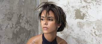 News People Actualites People Et Stars Du Jour Starmag Com Shy M Tatouages Insolites Coupe Carre Mi Long