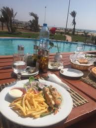 Bar Restaurant L Oasis Magnifique Vu Sur La Mer Avec Un Plat Merveilleusement Bon Et Un Bon Accu Photo De Palais Des Roses Agadir Tripadvisor
