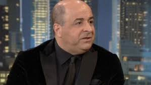Ο μάρκος σεφερλής θα παρουσιάζει το νέο οικογενειακό τηλεπαιχνίδι 5x5 του αντ1. Markos Seferlhs To Viral Binteo Poy Sarwnei To Diadiktyo In Gr