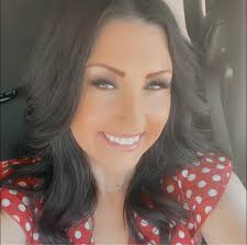 Salon de Beauté by Nicki Lee