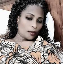 Who wore it better??😂😂😂👀👀👀 #funny #couple #roandvee