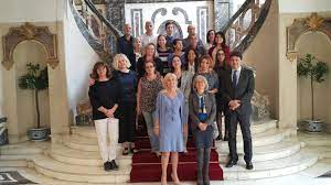 La sezione public affairs cura le relazioni con i media e i rapporti con le istituzioni culturali del consolato generale degli stati uniti a milano. Italy In France On Twitter L Ambasciatrice Teresa Castaldo In Visita Al Consolato Generale Di Parigi Grazie Alla Console Emilia Gatto E A Tutto Il Personale Per L Accoglienza E Il Loro Lavoro Quotidiano A Sostegno Della Nostra Collettivita Https T Co