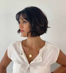 Layered hairstyles for women over 40. 42 Sexiest Short Hairstyles For Women Over 40 In 2021