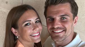 Nach Verlobung: Jonas Hofmanns Partnerin Laura ist schwanger