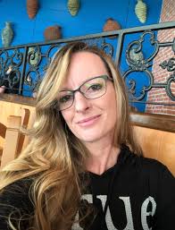 Artist Tobi Dannemiller