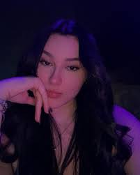 Emily Laurie's Instagram, Twitter & Facebook