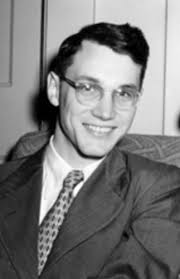 The Many Chemists Who Could Have Proposed the Woodward‐Hoffmann Rules But  Didn't: The Organic Chemists Who Knew of the Smoking Guns**