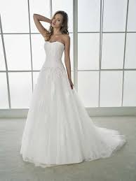 Kaufen sie die besten brautkleider 2021 online bei irenekleider.de. Brautkleider Zubehor Frankfurt Am Main Offenbach Hanau Romantic Brautgalerie Muhlheim Am Main White One Co Kleid Hochzeit Brautmode Hochzeitskleid