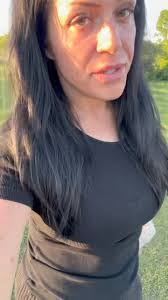 Kim Downes's Instagram, Twitter & Facebook