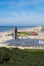 Decimal (world geodetic system wgs84) :decimal minutes (global positioning system gps) :degrees, minutes, seconds De Belgische Kust In De Zomer In De Panne Belgie Redactionele Stock Afbeelding Image Of Vlaanderen Hemel 74814424