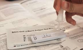 Τα self test, όπως έκανε γνωστό ο κωστής χατζηδάκης θα πραγματοποιούνται μία φορά την εβδομάδα και θα βρίσκονται σε διάθεση από τη δευτέρα 19/4 δωρεάν στα φαρμακεία με την επίδειξη του αμκα. Self Test Se Poies Doyleies 8a Einai Ypoxrewtiko Apo 19 Aprilioy Sportime Gr