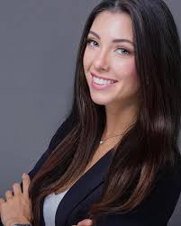 ✨Big Announcement✨ For those of you who don't already know, I'm officially  a licensed REALTOR®. I have joined one of Tampa's top producing brokerages,  Keller Williams Tampa Central. I look forward to