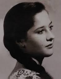 Las inquietudes artísticas de Tonia Vázquez, poeta y pintora de elegancia  innata