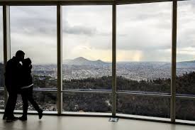 Sky costanera se encuentra abierto los 7 días de la semana, los 365 días del año. Sky Costanera Santiago Desde El Mirador Mas Alto De Sudamerica Blog Denomades Informacion Y Guia De Viajes Que Hacer Ver Y Visitar