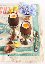 Pin By Superfluo Imprescindible On Food Easter Eggs Chocolate Chocolate Easter Eggs Recipe Easter Chocolate