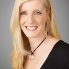 Sandi Wallace's Instagram, Twitter & Facebook