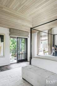 A Texas Home Blurs The Line Between Inside And Out Luxe Interiors Design Coastal Bedrooms Home Bedroom Flooring