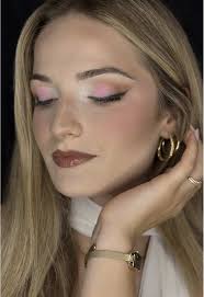 Tutorial di Trucco Rosa con Gaia Di Fazio