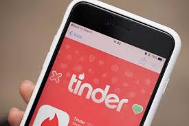 What happens when you swipe right on tinder. What Makes Most People Swipe Right On Tinder Dtnext In