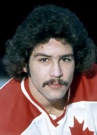 Player photos for the 1976-77 Kitchener Rangers at hockeydb.com