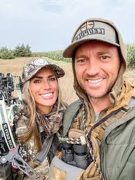 Robin Severson's Instagram, Twitter & Facebook