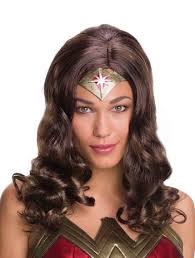 Die von gal gadot verkörperte superheldin lockte ein millionenpublikum in die kinos und wurde auf anhieb zum sexsymbol. Wonder Woman Kostume Sei Die Starkste Superheldin Aller Zeiten