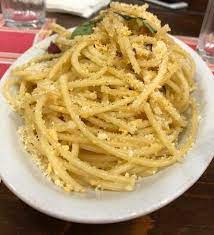 Spaghetti aglio, olio e peperoncino tempo di preparazione totale: Aglio Olio Peperoncino E Pesto Picture Of Meat In Naples Tripadvisor