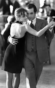 Centinaia di meravigliose fragranze di designer e marche di fama mondiale. Scent Of A Woman Dimmi Che Profumo Usi E Ti Diro Che Donna Sei