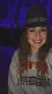 Kelli Ayers (@kelli_lynn24)