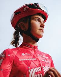 Our 2025 kits wouldn't be complete without the return of our old friend,  argyle. Here's to a bright year ahead 💎💕 📸: @jeredgruber @ashleygruber  #efprocycling #efeducationoatly #newkit #shinebrightlikeadiamond