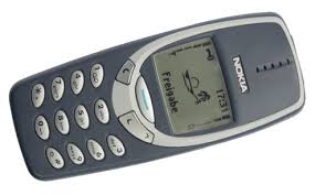 Nokia 8210 black white blue red unlocked 12months warranty uk seller. 20 Jahre Nokia 3310 Der Heissgeliebte Offline Ziegelstein Smartphones Derstandard De Web