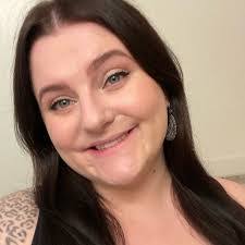 Alyssa Greiner's Instagram, Twitter & Facebook