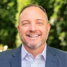 Thrilled to share that I've joined the team at Marriott International as a  Senior Manager, Hotel Social Media Strategy. After spending a majority of  my career working alongside the hospitality…