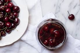 Anche il mio padre la prapara con la ricetta clasica. Ciliegie Sotto Spirito Boozy Cherries Emiko Davies