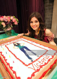 Celebrity Birthday Cake Photo Gallery Image Result For Victoria Justice Birthday Pics Victoria Justice Birthday Cake Pictures Birthday Cake Girls