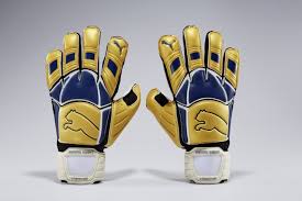 Gianluigi buffon, 43, italya juventus, 2019'den beri kaleci piyasa değeri: Puma Buffon V Konstrukt Wm 2006 Torwarthandschuhe Veroffentlicht Nur Fussball