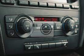 Weitere informationen zum tuning gibt es hier Innenraum Der Bmw E90 Limousine Mit Recaro Art Sitzen Salon Fototapete Fototapeten Leder Reisen Konzept Myloview De