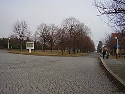 Posláním památníku lidice je péče o trvalé uchování vzpomínky na vyhlazení obce lidice a utrpení jejích občanů, kteří se dne 10. Lidice Reisefuhrer Auf Wikivoyage