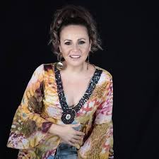 Sanatçı Sevdim Selkuşu'ndan Yeni Yaz Projesi: Karavan Sohbetleri Başlıyor