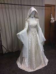 Check spelling or type a new query. Schonen Keltischen Hochzeitskleid Fur Ihre Mittelalterliche Hochzeit Oder Renaissance Faires Geei Medieval Wedding Dress Celtic Wedding Dress Handfasting Dress