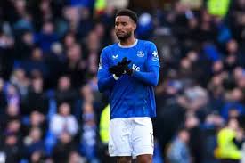 Rangers told they've agreed 'extremely, extremely risky' deal with Everton