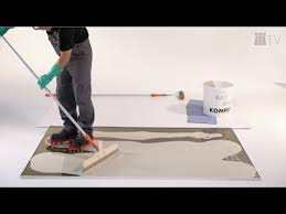 Again, give yourself a small area to work on so that the grout doesn't set up before you have time to wipe it off the tiles. Videos Schomburg Germany