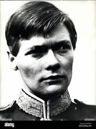 Young winston simon hi-res stock photography and images