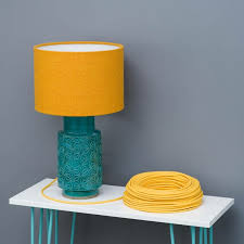 Senfgelb Kombinieren Wohnung Wohnaccessoires Tischlampe Einrichtung Ideen Mustardyellow Decorideas Yellow Lamp Drum Shade Drum Lampshade