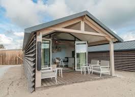 Undefined Strandhuisjes Strand Huizen Overnachten